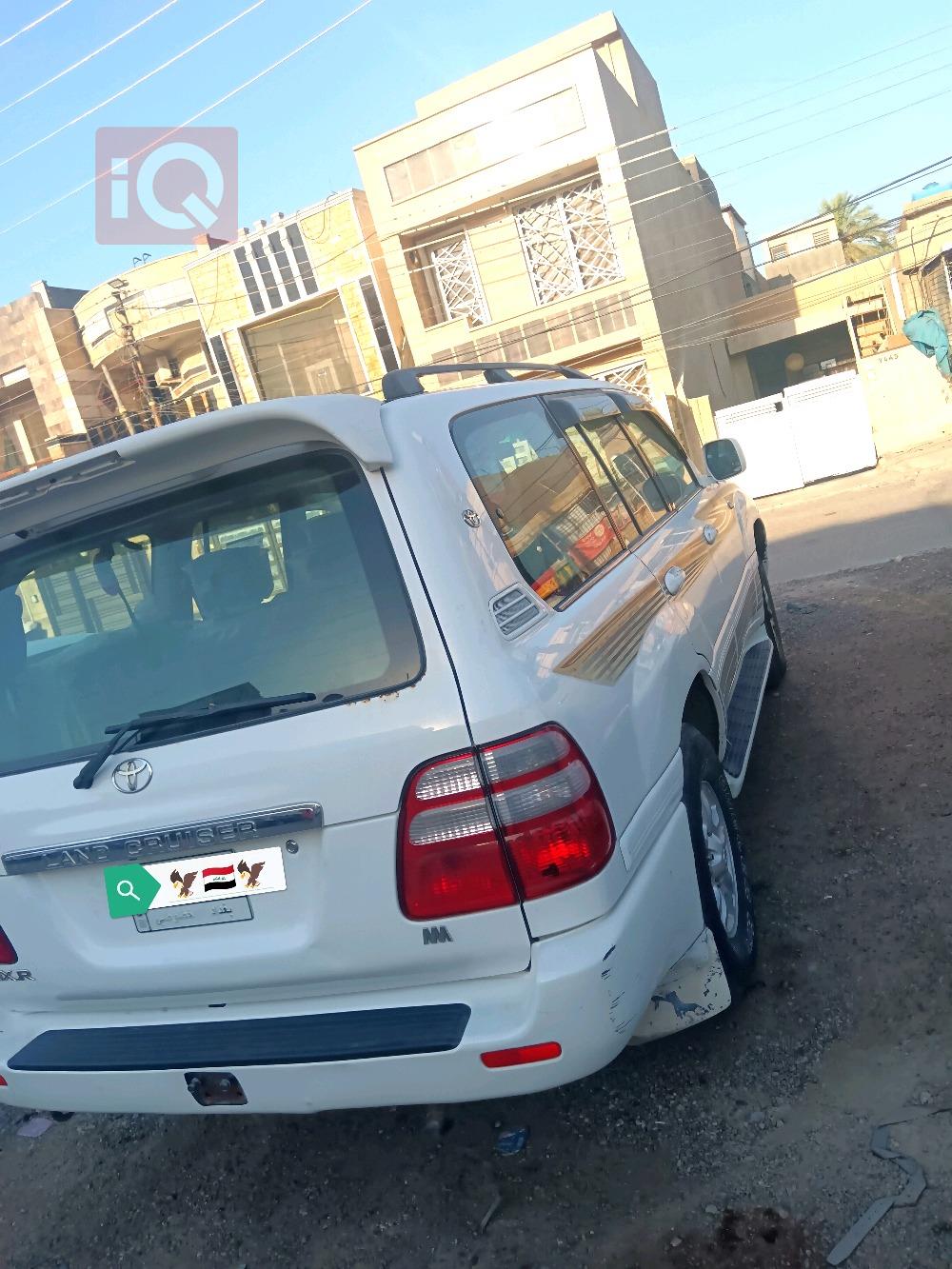 تۆیۆتا لاند کروزەر